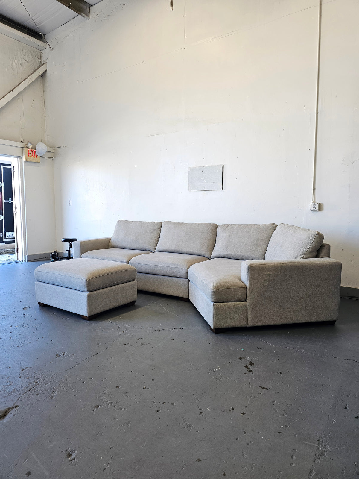 Thomasville Ezra Fabric Sectional With Ottoman