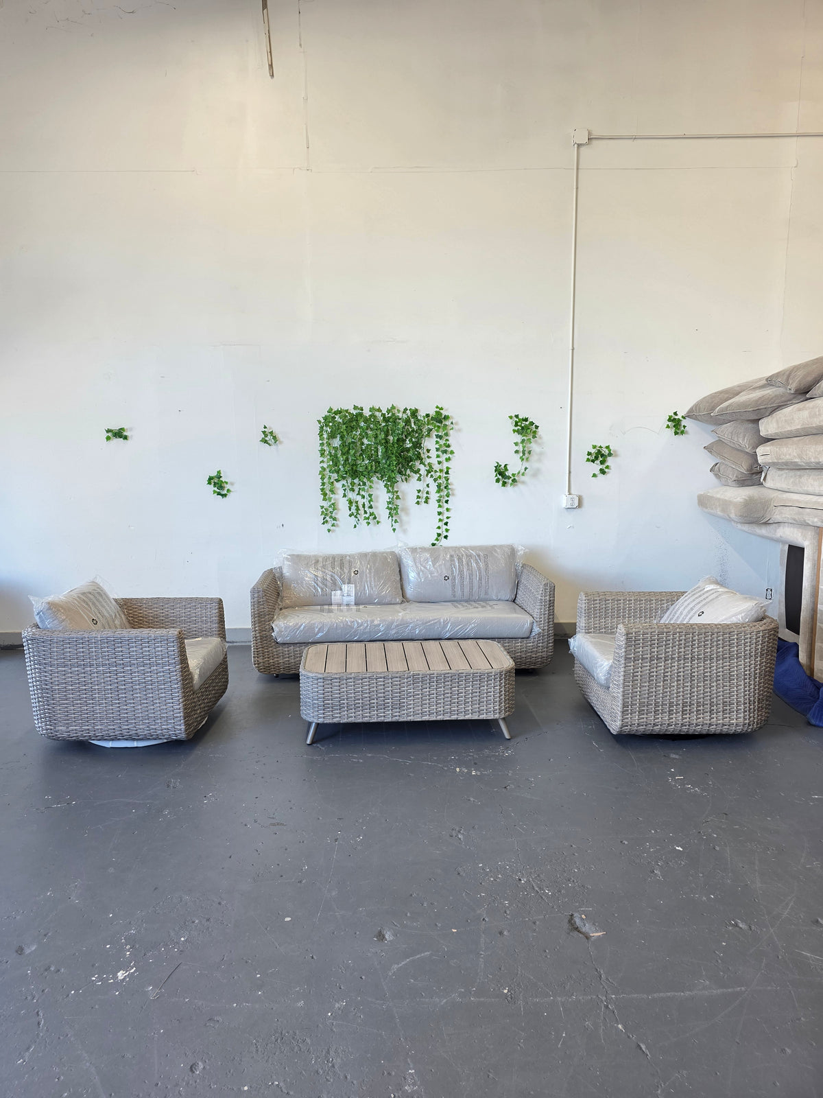 Thomasville Rala 4-piece Outdoor Patio Seating Set