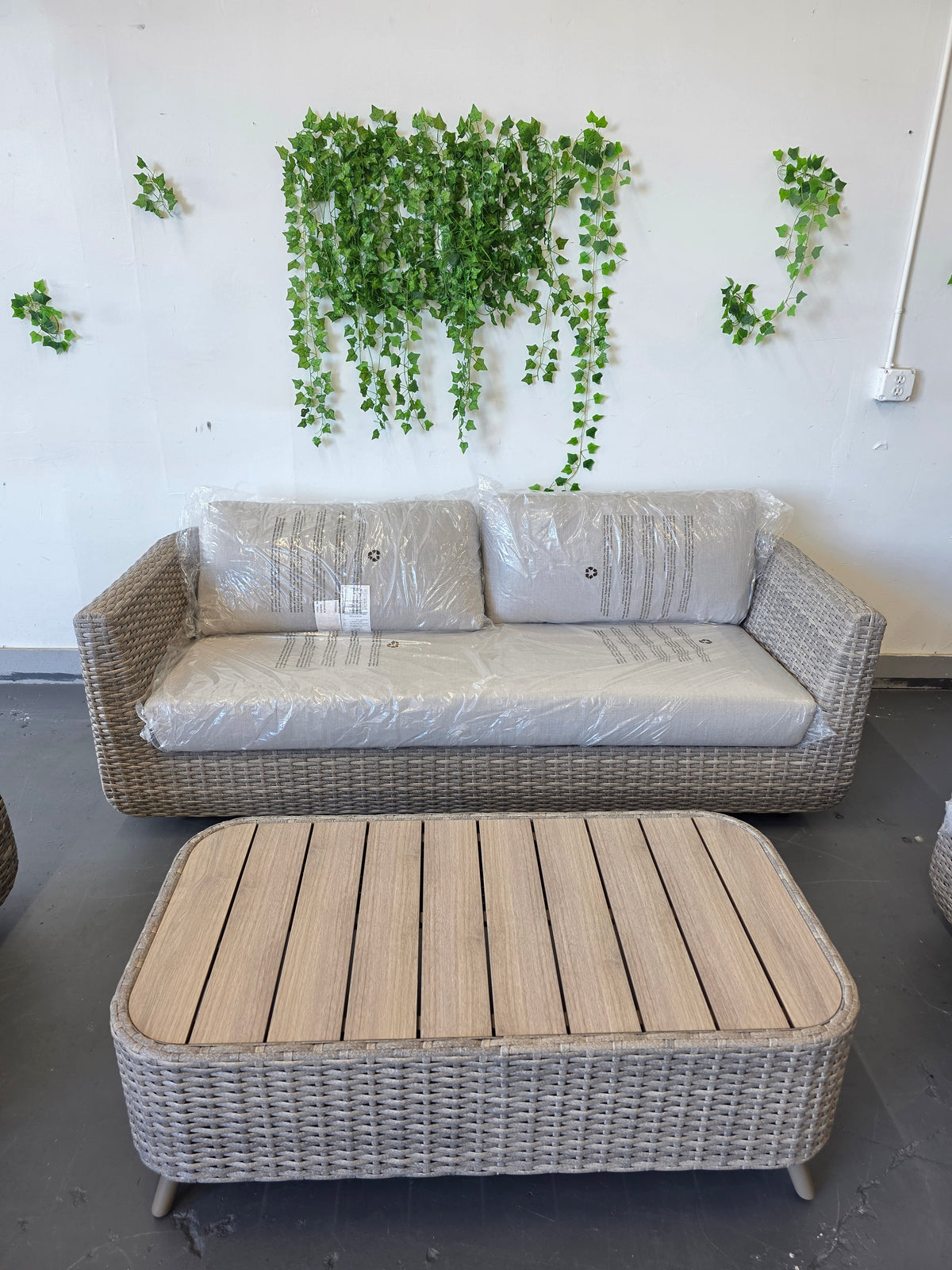 Thomasville Rala 4-piece Outdoor Patio Seating Set