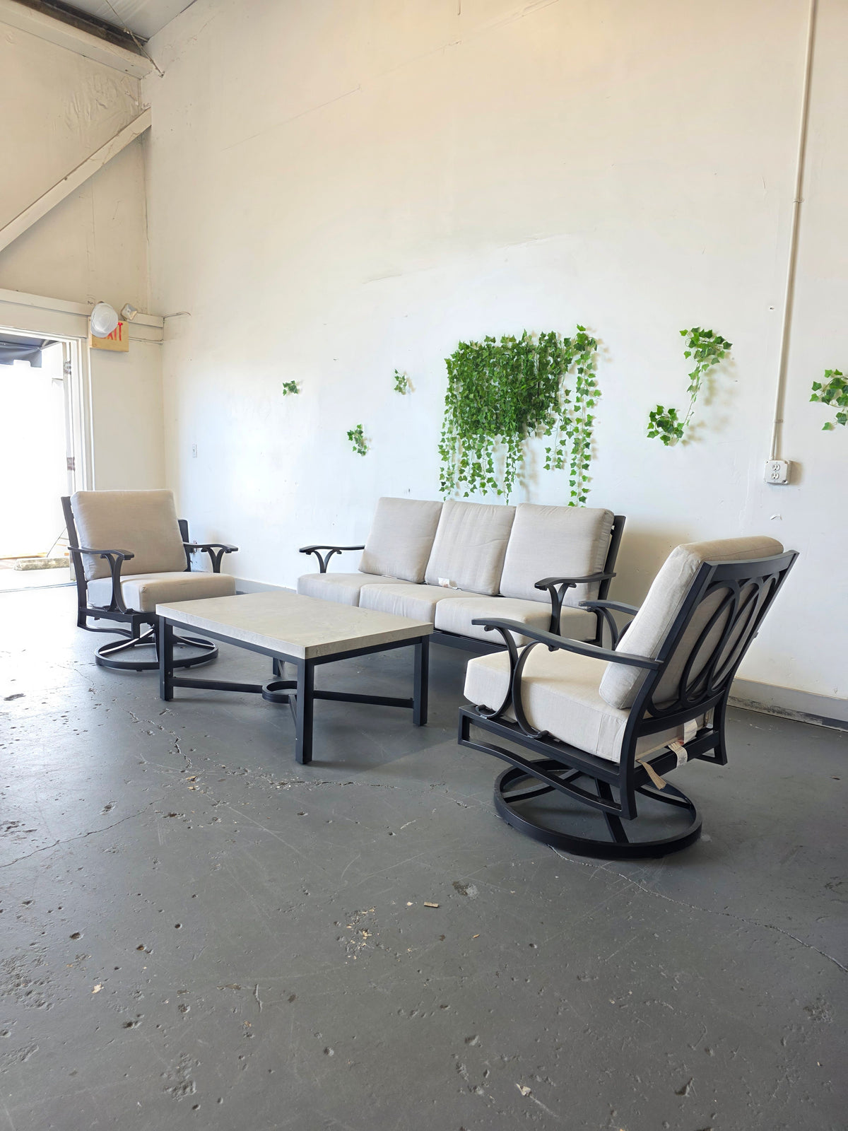 SunVilla Abington 4-piece Outdoor Patio Seating Set