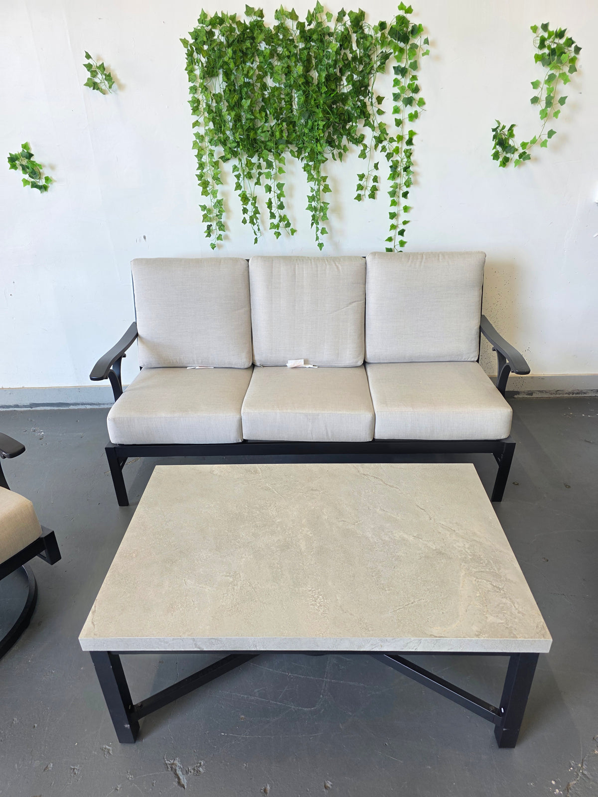 SunVilla Abington 4-piece Outdoor Patio Seating Set